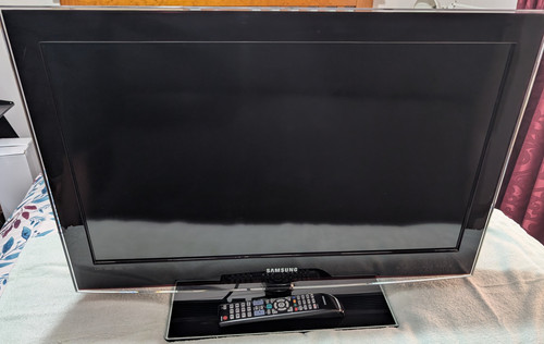 Samsung LA32B550K1F 2.jpg