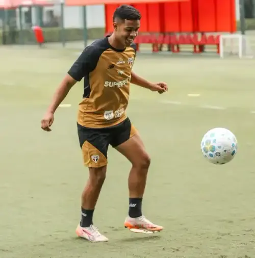 Joia de volta: Ryan Francisco inicia transição física no São Paulo e fica perto de retorno!