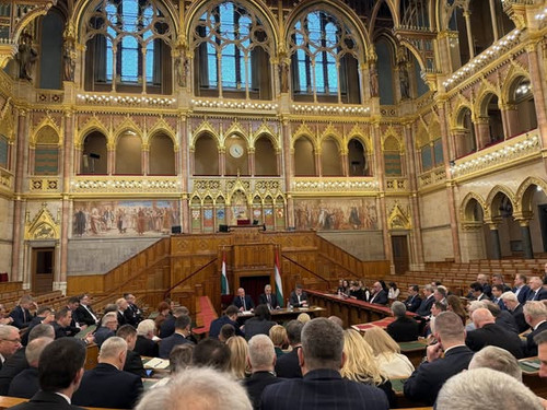 641625580 1434586615344979 5470348128508862693 n.jpg?stp=cp6 dst jpg s590x590 tt6& nc cat=100&ccb=1 .jpg