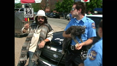 IASIP S03E14 'Bums Making a Mess All Over the City' WPSG.mp4 H00 M09 S06 MS.813 F16388.png