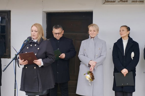 641554181 1380977347167801 3323019174143346920 n.jpg?stp=cp6 dst jpg s590x590 tt6& nc cat=103&ccb=1 .jpg