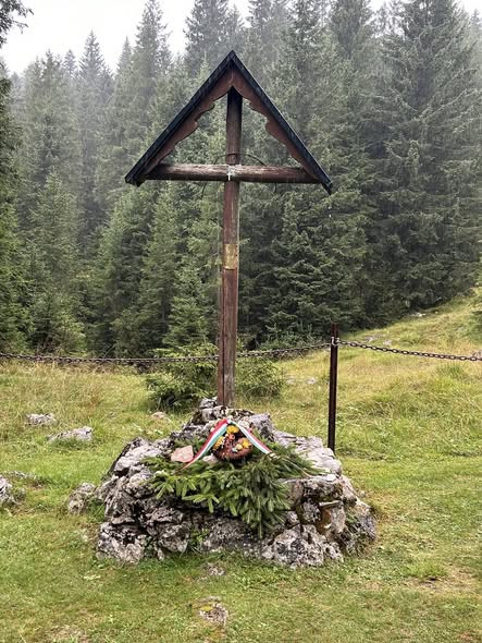 641643371 1522766843184702 545073957112817045 n.jpg?stp=cp6 dst jpg s590x590 tt6& nc cat=104&ccb=1 7.jpg