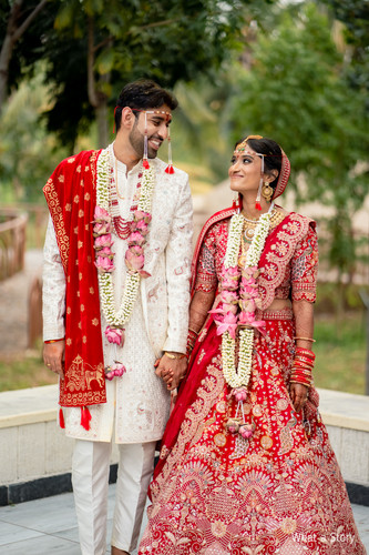 Real Weddings, Real Emotions: Candid Photography Ideas.jpg