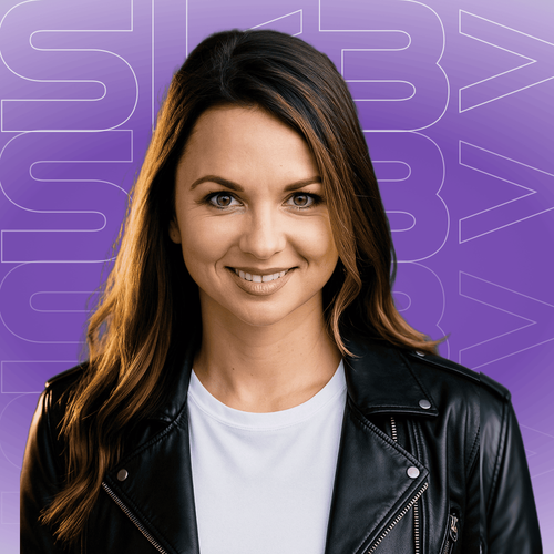 Kara Headshot.png
