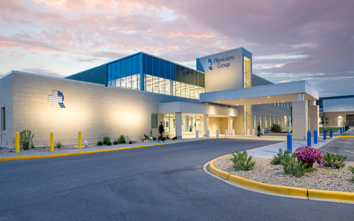 ReedsburgAreaMedicalCenter ClinicEntrance.jpg