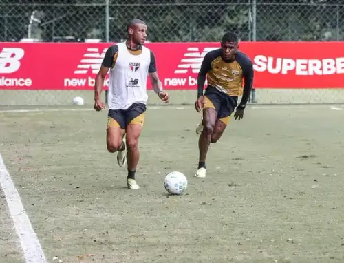 RETORNO DE PESO! Atacante volta aos treinos e anima Crespo