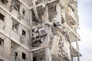 صورة تنشر لأول مرة..

دمار كبير بمبنى في "ريشون لتسيون"؛ جراء صاروخ إيراني، في وقت سابق خلال الحرب الحالية....