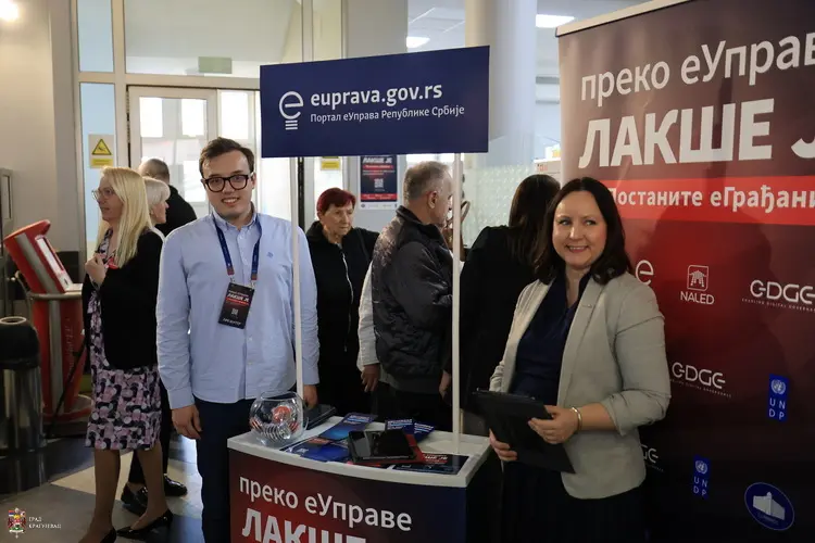 eKaravan stigao u Kragujevac: Građani tri dana mogu da aktiviraju digitalni identitet