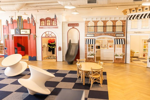 photo playfloor wide.jpg