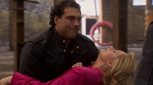 Amores verdaderos Ep 21 Erika Buenfil faint.jpg