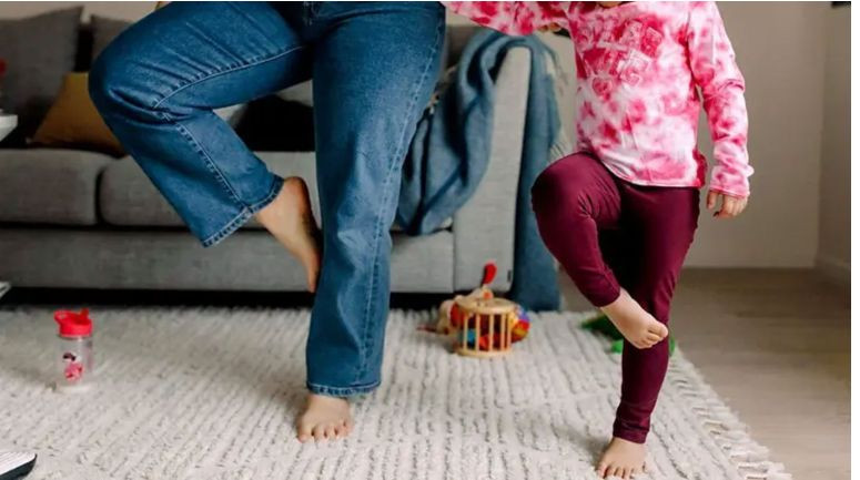 এক পায়ে দাঁড়িয়ে থাকার আশ্চর্যজনক উপকারিতা