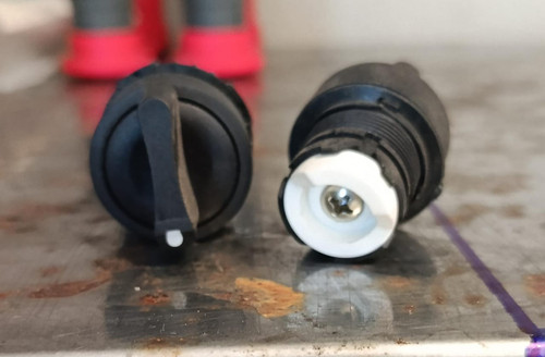 10000020	Interruptores selectores industriales de 22 mm.jpg