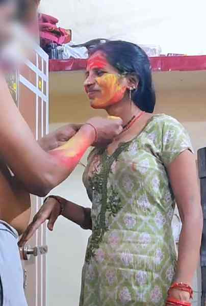 Desi Chubby Bhabhi Fuked Holi Festival Uncut Hindi Hot Short Film | WEB-DL X264 1080p Download