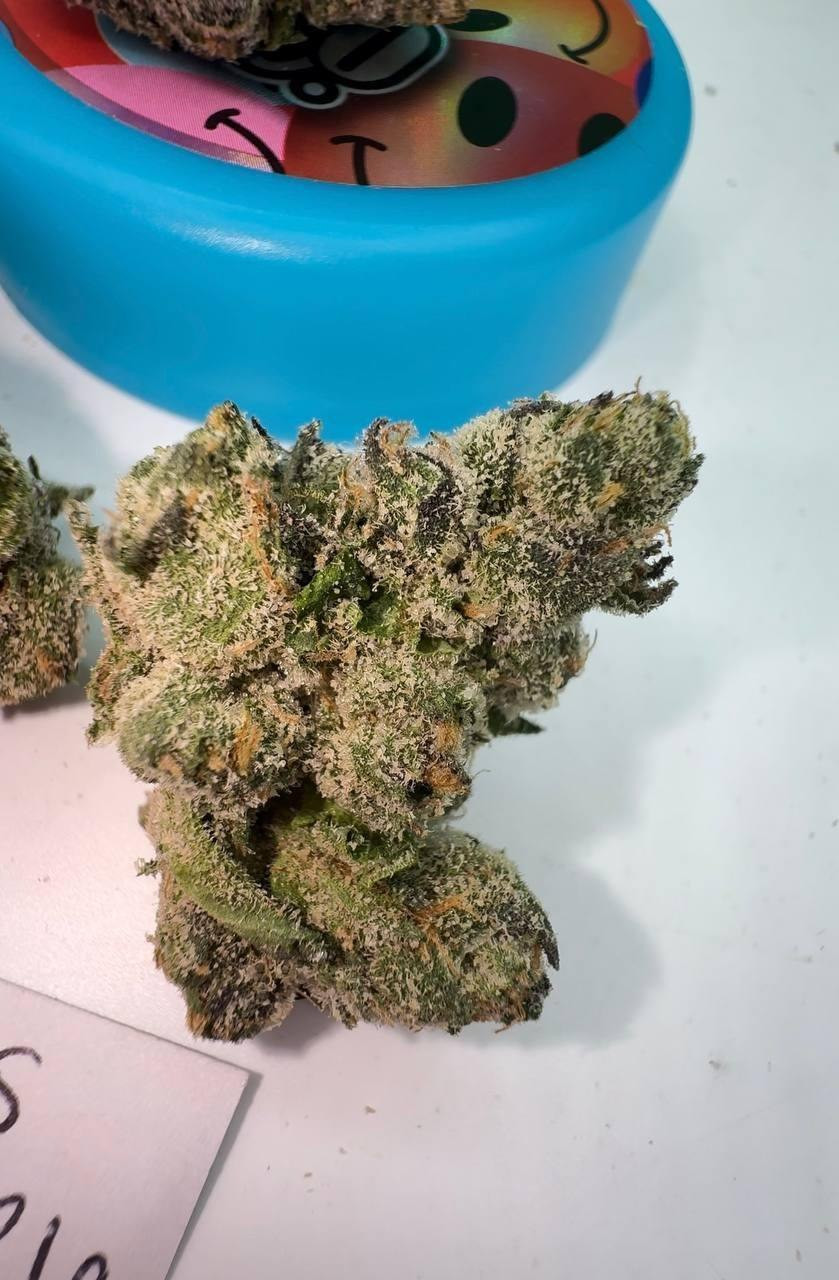 Happy Weed - Traditional - WIZARD TIER