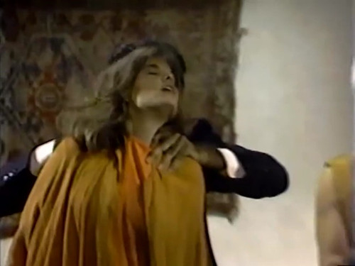 General Hospital 1983 10 14 Sherilyn Wolter, Emma Samms pinch 1.jpg