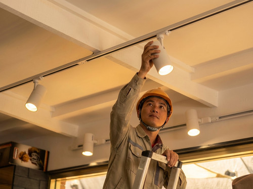 den thanh ray chieu diem led philips st033t led8 830 10w 220 240v i mb wh gm 3000k 850lm (10).jpg