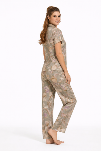 8FD7C6D1 3844 4171 A0E1 FC61C192E6A7.png