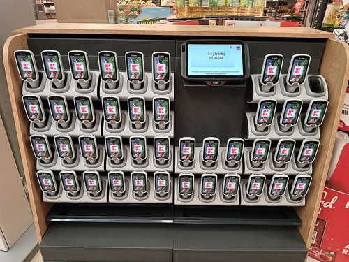 1280px Scanners for customers of the Kaufland store. Łódź, Wróblewskiego Street 68.jpg