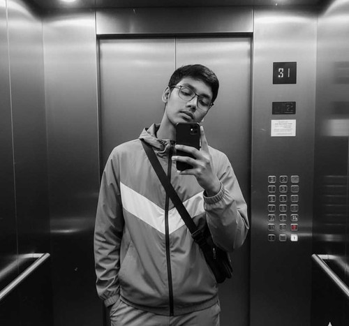 Mirror selfie.1