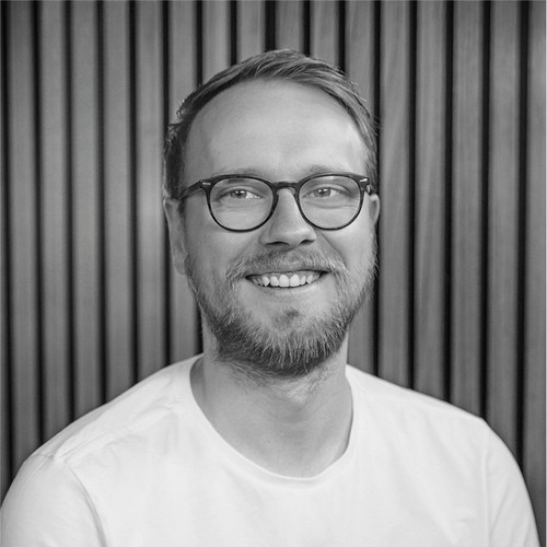 headshot 2.jpg