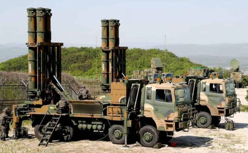 يديعوت أحرونوت: في كوريا الجنوبية، أعرب المسؤولون عن رضاهم عن قدرات نظام الدفاع الجوي الذي باعوه للإمارات، والذي يخوض أول اختبار له في ساحة المعركة.

...