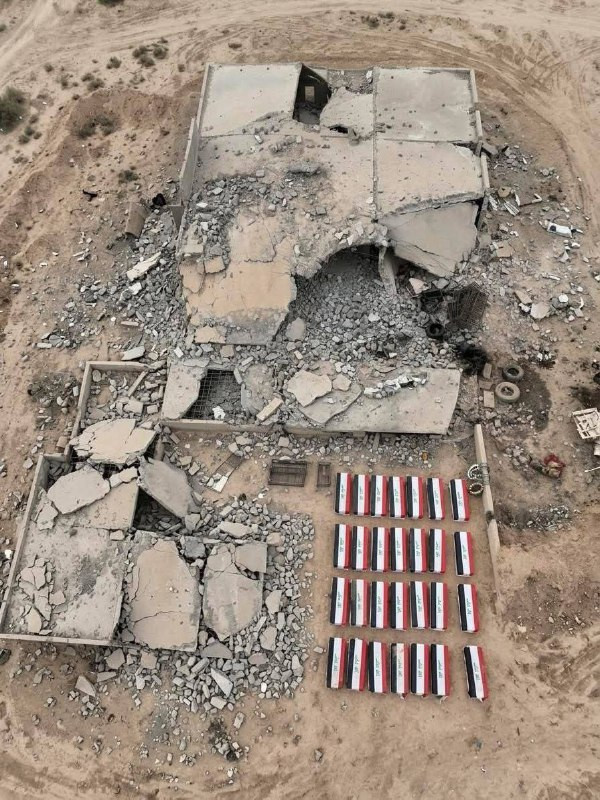 مصادر صحفية: نحو 30 شهيدًا وعشرات الجرحى في اعتداء جوي استهدف نقاطًا للحشد الشعبي بين عكاشات والقائم في الأنبار غرب العراق....