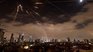 وزير التعليم الإسرائيلي: منظومة التعليم ستبقى مغلقة في معظم أنحاء إسرائيل، الأنظار تتجه نحو تقييم الوضع مساء السبت لاتخاذ قرارات جديدة....