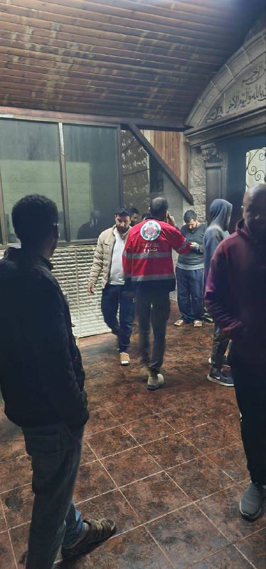 مليشيات المستوطنين تحرق مسجدًا في قرية دوما جنوب شرق نابلس وتخط شعارات معادية...