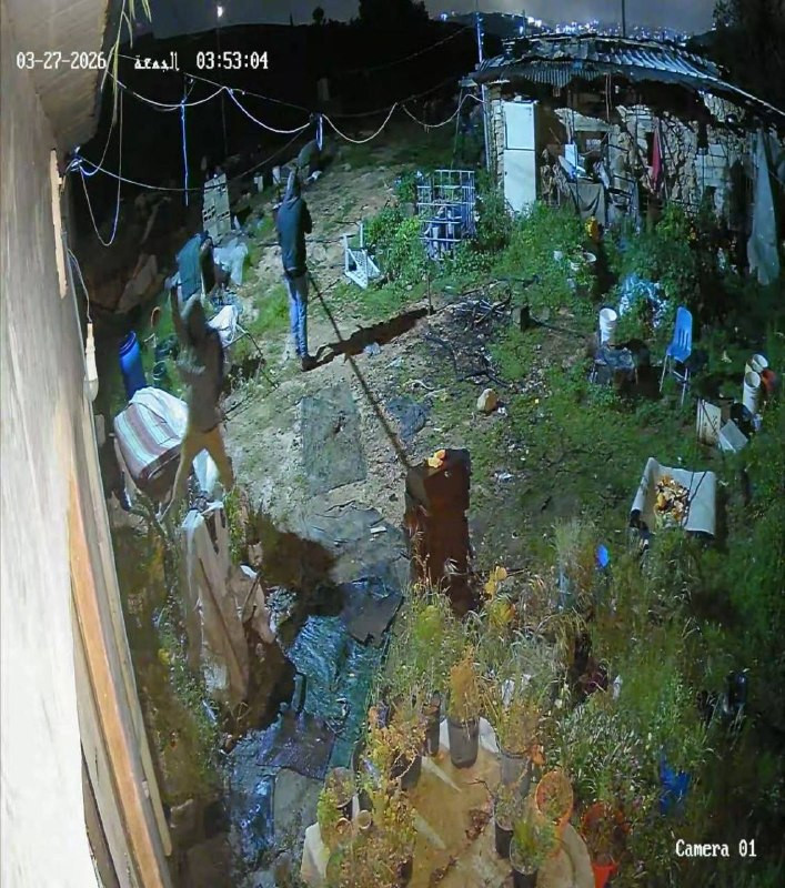 مليشيات المستوطنين تهاجم فجر اليوم منطقة وادي الأعور جنوب الخليل وتسرق أغناما من المنطقة وتعتدي على البيوت....