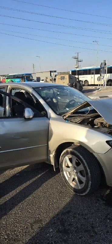 صورة| المركبة التي أطلق الاحتلال النار على شابين بها قبل قليل على مفرق زعترة جنوب نابلس بزعم تنفيذ عملية دهس....