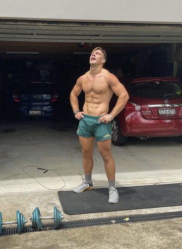 1524794234179571712 1.jpg