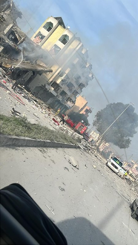 طيران الاحتلال يقصف أوتوستراد دير الزهراني في النبطية بلبنان....