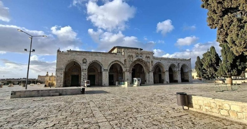 بذريعة الوضع الأمني، شرطة الاحتلال تمدد إغلاق المسجد الأقصى حتى منتصف الشهر المقبل....