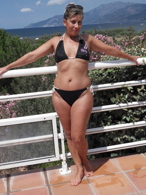 Lisa en maillot de bain 05.jpg