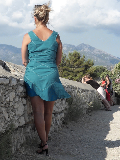 Lisa sans culotte en Corse 03.jpg