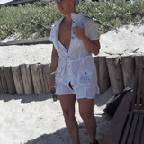 Lisa nue sous sa petite robe en Corse 02