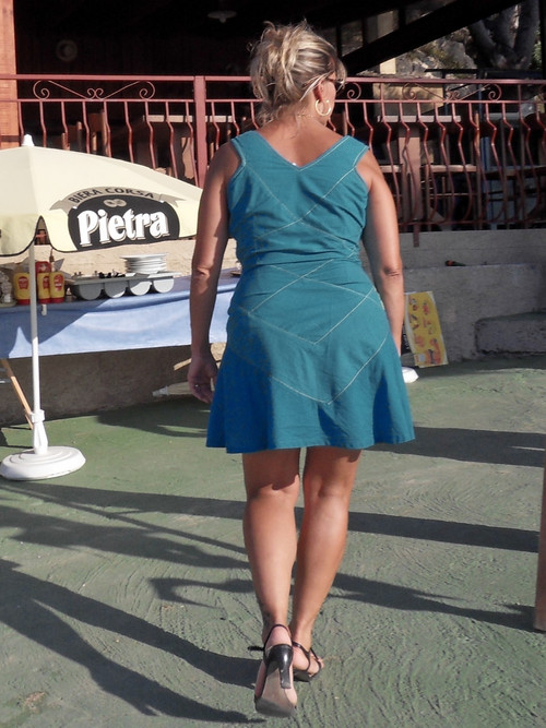 Lisa sans culotte en Corse 16.jpg