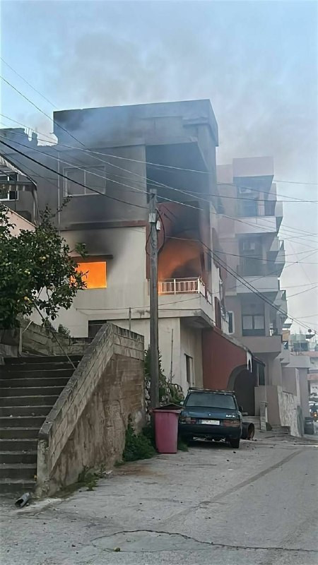 طيران الاحتلال المسير يقصف منزلاً في بلدة عدلون جنوب لبنان دون وقوع إصابات....