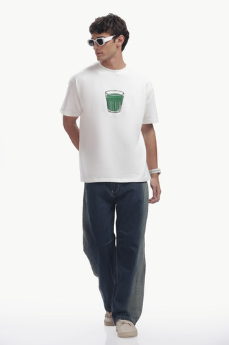 6.Lifestyle Image (Model wearing usage).jpg