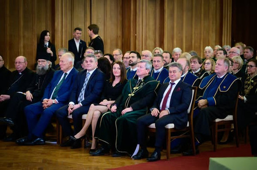 635516003 1285565650051544 7490064128186444204 n.jpg?stp=dst jpg s590x590 tt6& nc cat=111&ccb=1 7& n.jpg