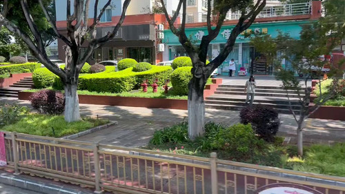 iY57vb13CgqTsX k.jpg