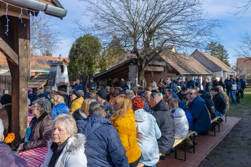 635115726 1290125186269961 2427684150556120852 n.jpg?stp=dst jpg s590x590 tt6& nc cat=100&ccb=1 7& n.jpg