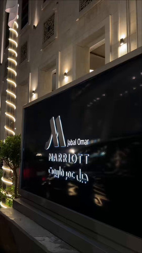 kYbQ0LVxNIAJ1 Ze.jpg