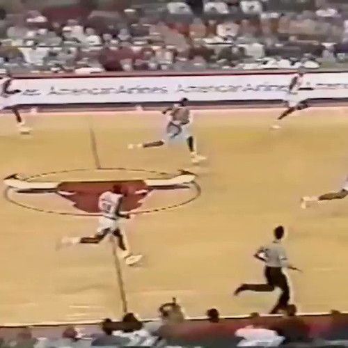 AUSI82sZeE83vS3u.jpg