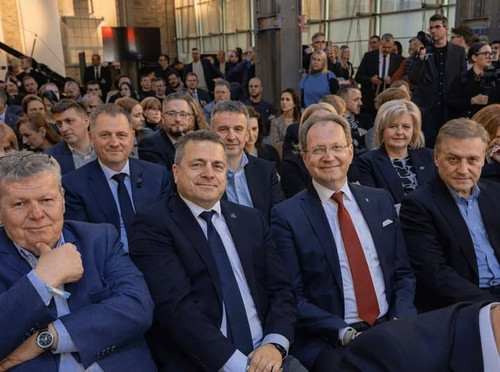 635171682 1483614619785164 8208900061491631418 n.jpg?stp=dst jpg s720x720 tt6& nc cat=102&ccb=1 7& n.jpg