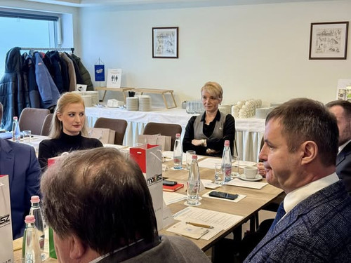 634460879 1375156747749861 4544488108026709629 n.jpg?stp=cp6 dst jpg s590x590 tt6& nc cat=105&ccb=1 .jpg