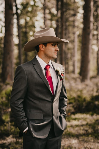 Groom (1).jpg