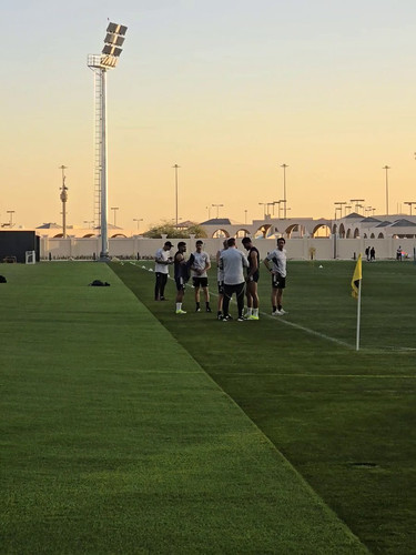 qfB7rj4NxyaJCCV .jpg