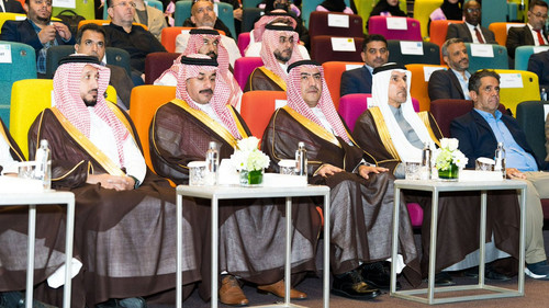 HBSb8TtWsAA9nJT.jpg