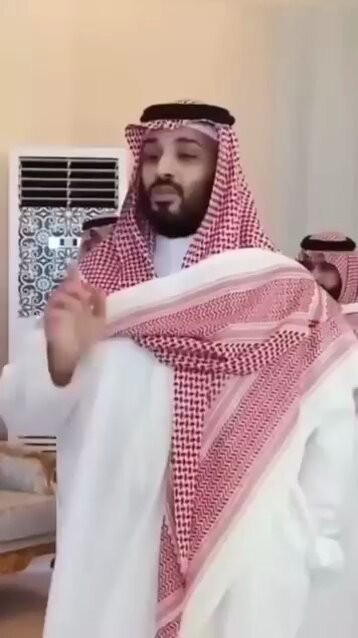 R1rTQFAItY S4dwO.jpg